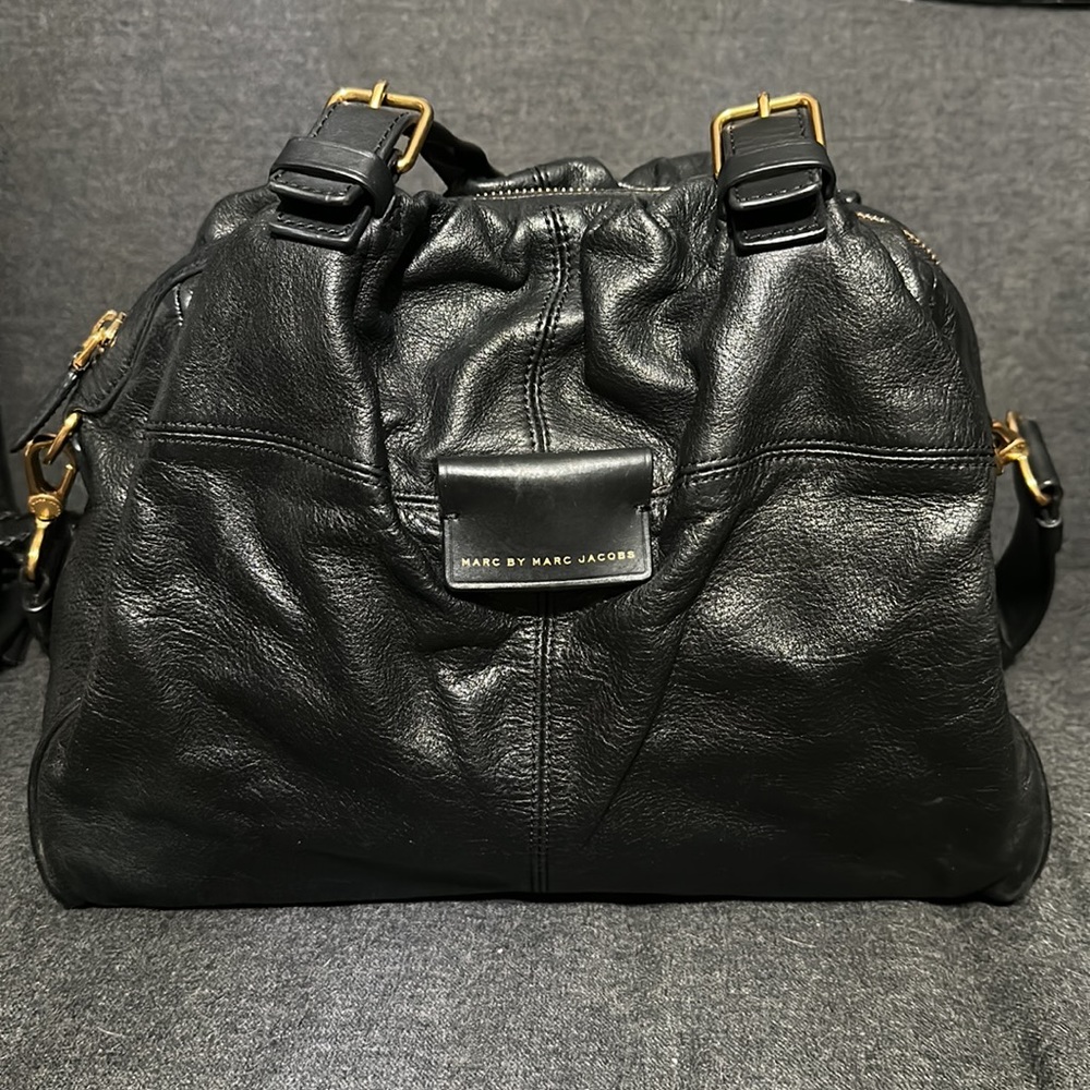 Marc Jacob’s. Black leather medium purse